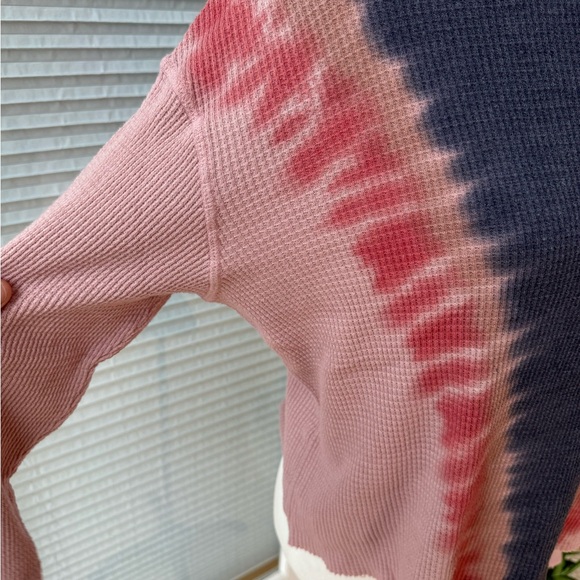 T.La - Picture 2 of 10